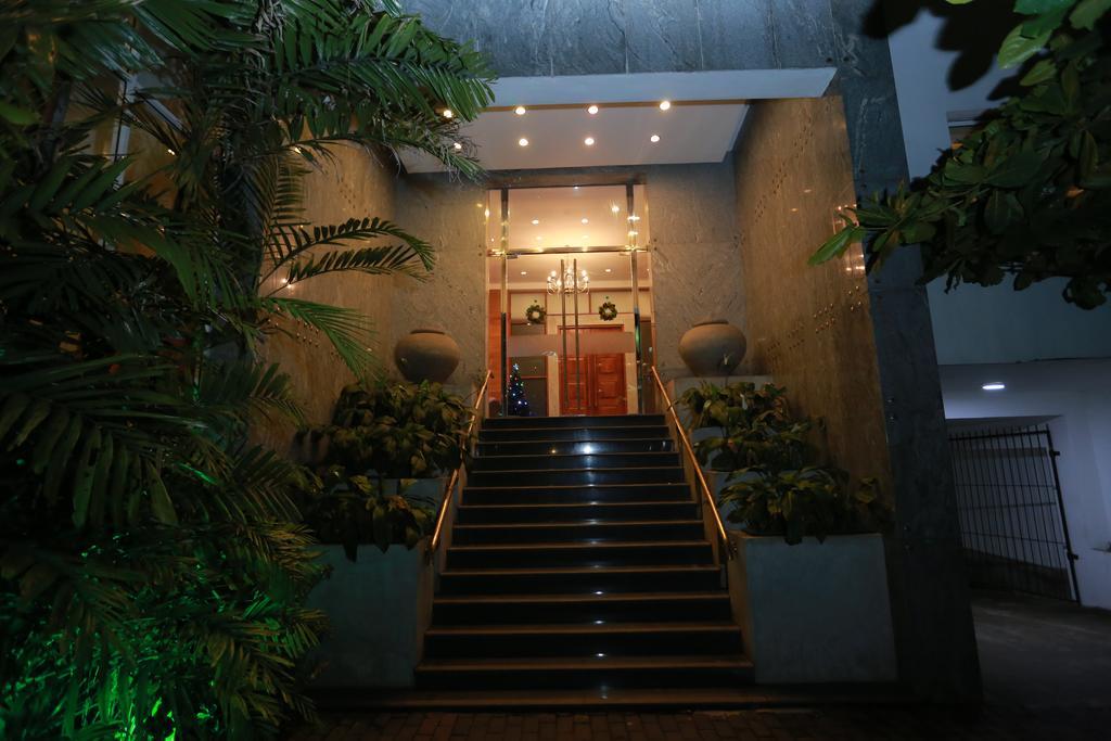Refresh Hotel Hikkaduwa Dış mekan fotoğraf