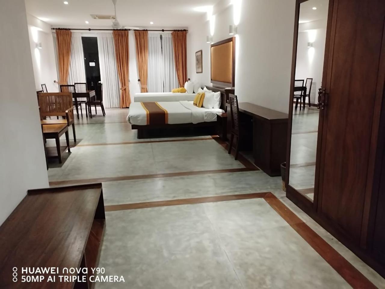 Refresh Hotel Hikkaduwa Dış mekan fotoğraf
