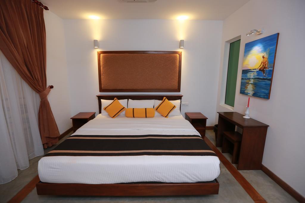 Refresh Hotel Hikkaduwa Dış mekan fotoğraf