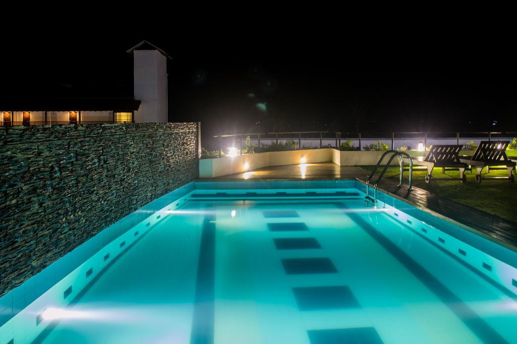 Refresh Hotel Hikkaduwa Dış mekan fotoğraf