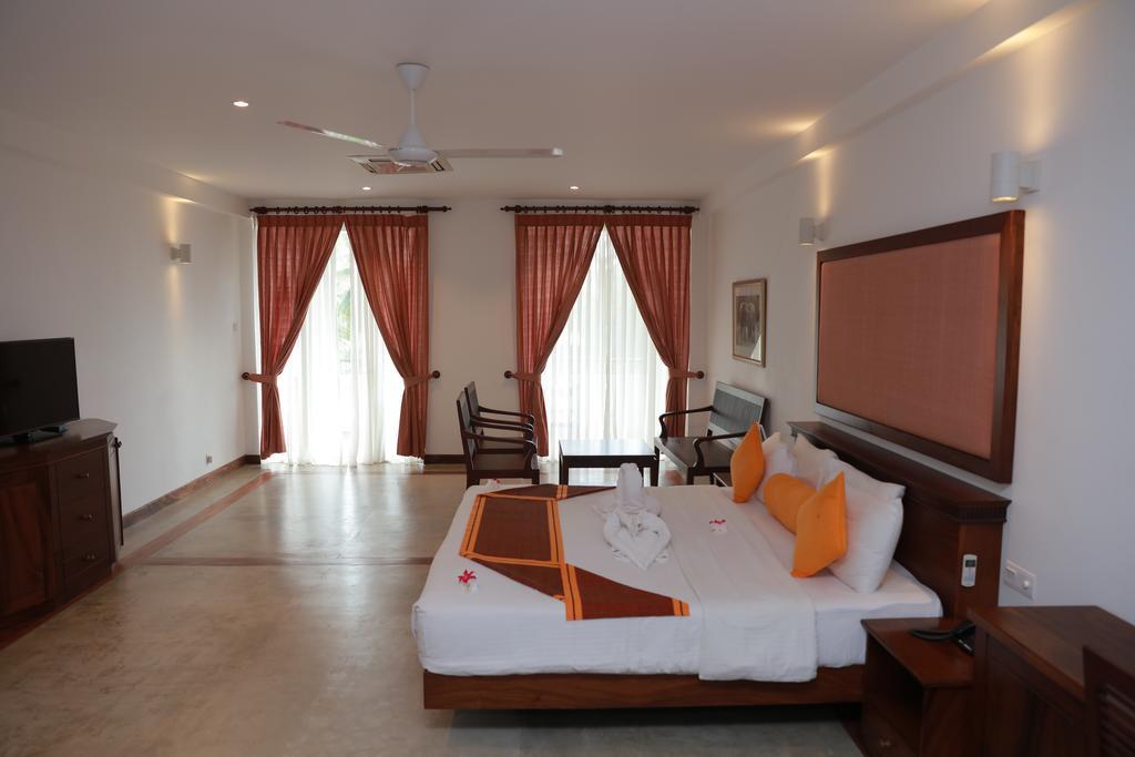 Refresh Hotel Hikkaduwa Dış mekan fotoğraf